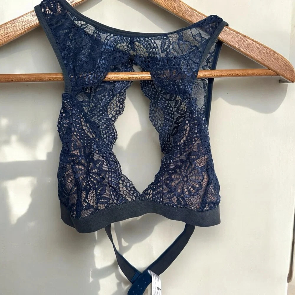 NWT La vie en Rose Lace Bralette in Navy Blue S